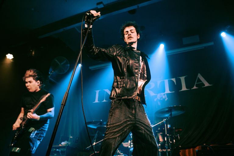MACËY performing live in Adelaide at jive